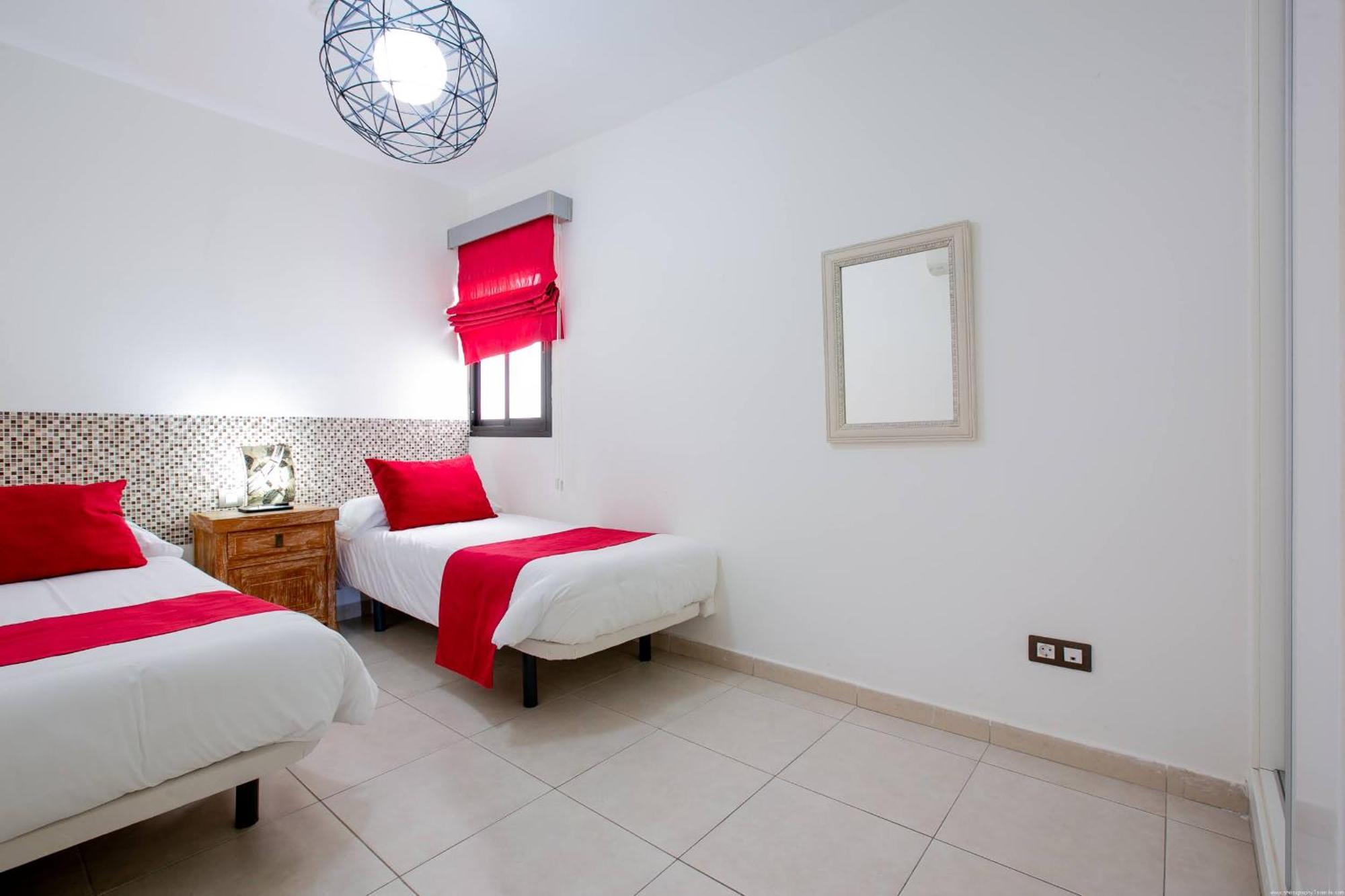 אדחה Apartments La Caleta Sunrises מראה חיצוני תמונה