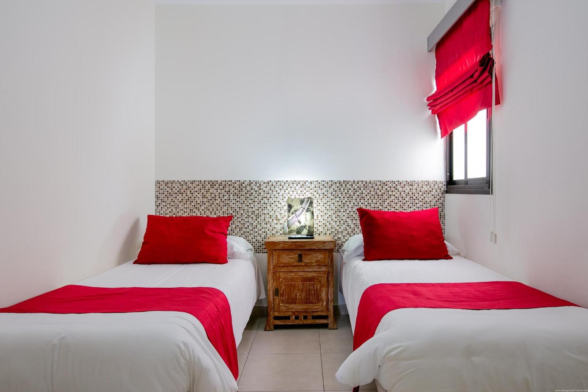 אדחה Apartments La Caleta Sunrises מראה חיצוני תמונה