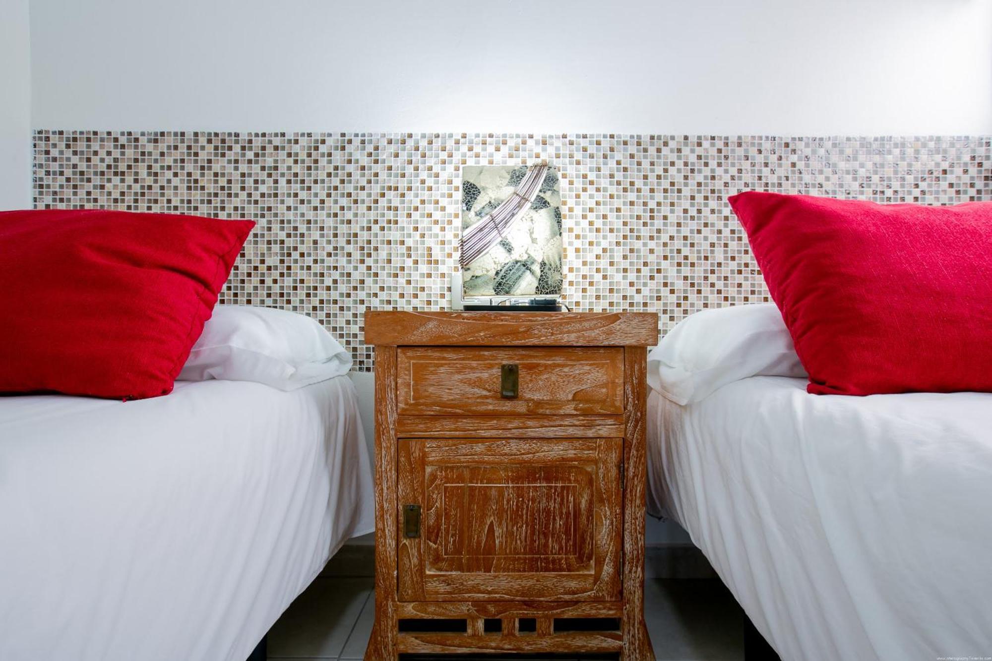 אדחה Apartments La Caleta Sunrises מראה חיצוני תמונה